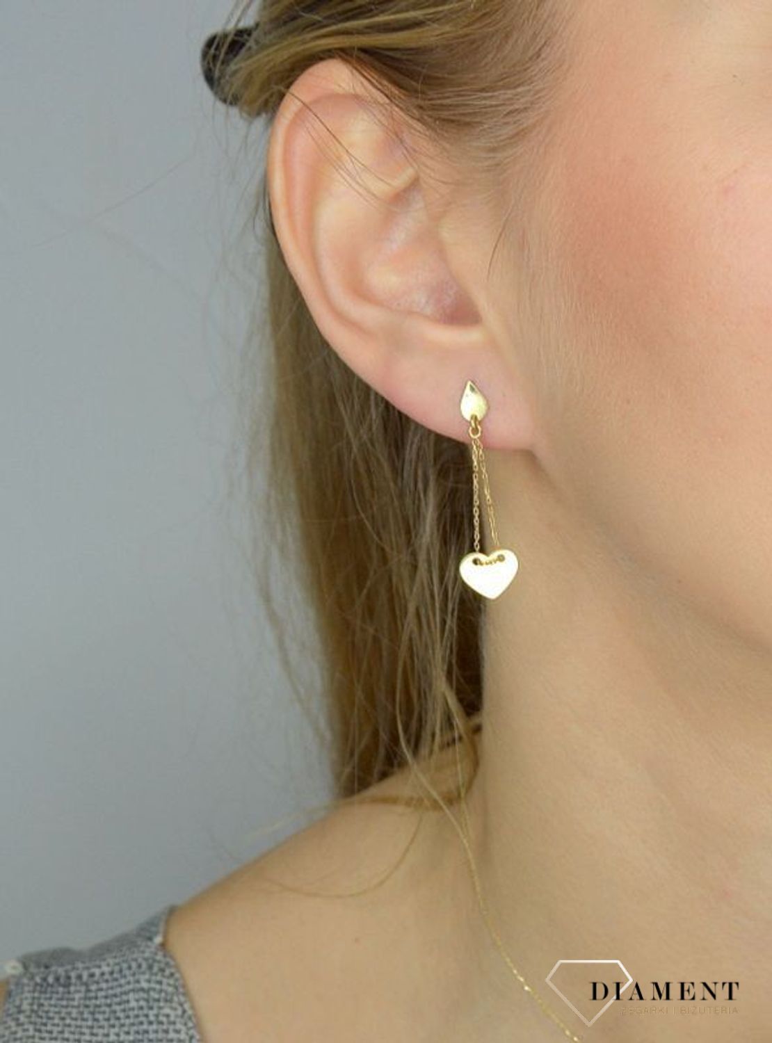 Złote kolczyki 333 wiszące serduszka na łańcuszkach KL 3582.jpg